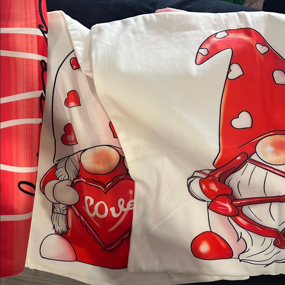 Valentine Pillowcase Set of 4. Nwot